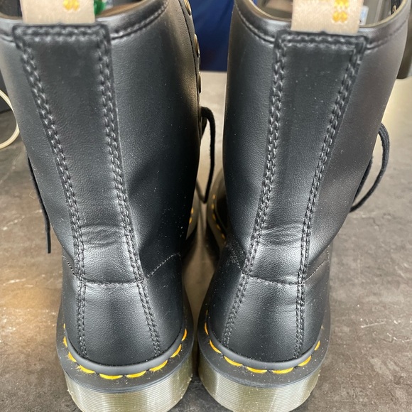 Men Dr Marten boots - Picture 5 of 8